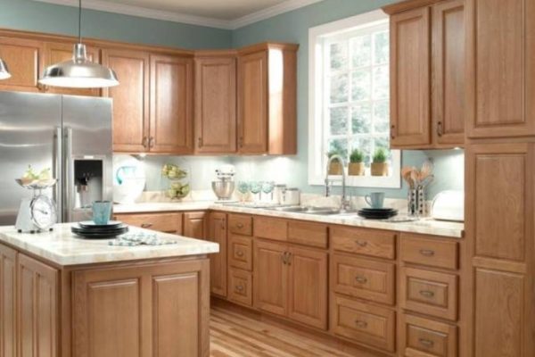 Kitchen decor ideas with oak cabinets